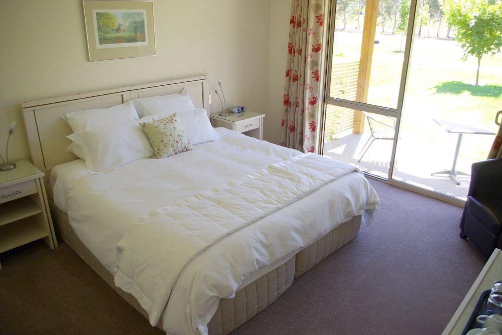 Maple Lodge Luxury Bed & Breakfast Albert Town Dış mekan fotoğraf