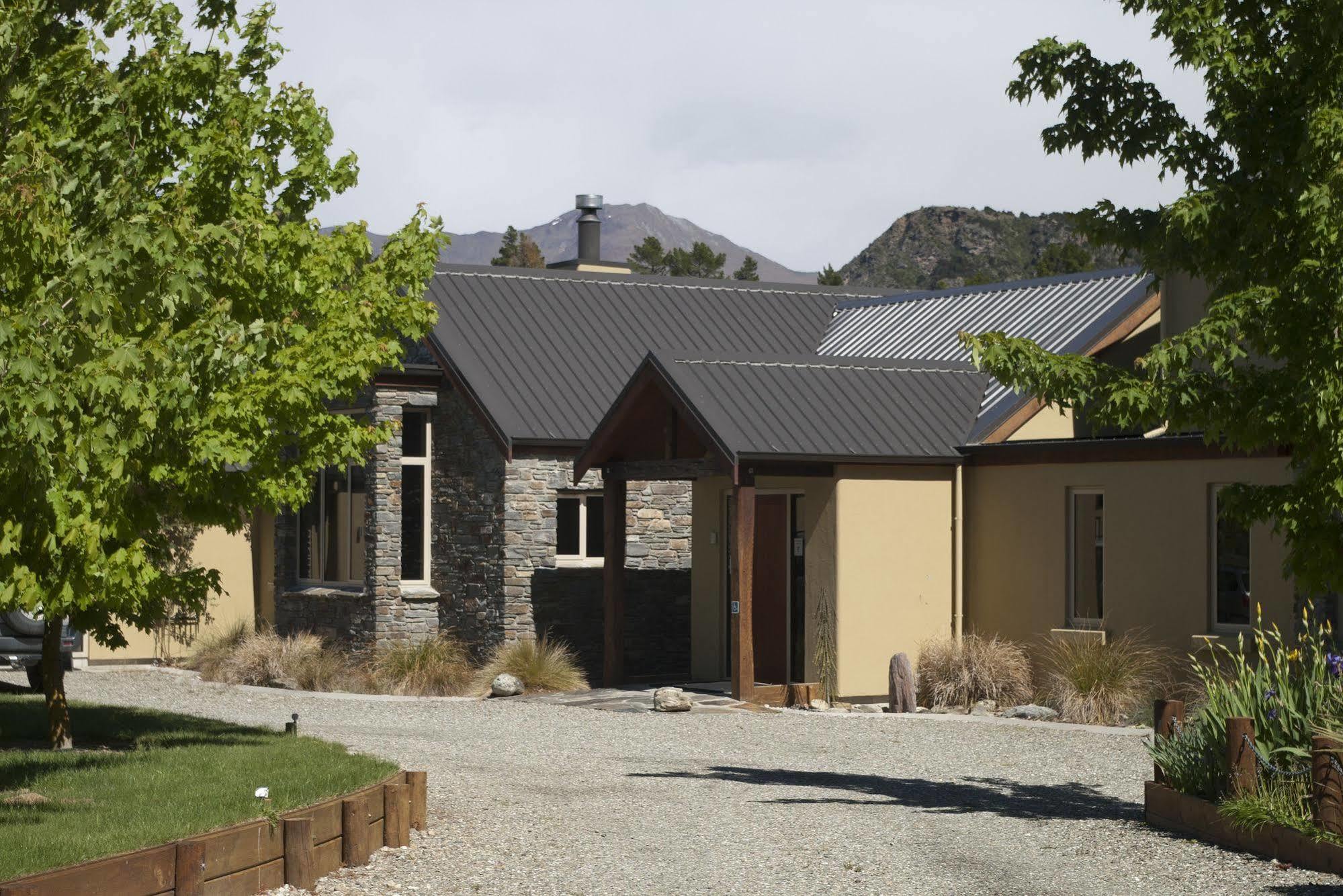 Maple Lodge Luxury Bed & Breakfast Albert Town Dış mekan fotoğraf