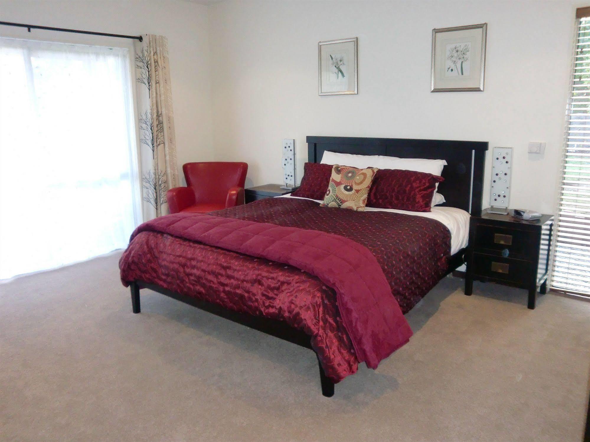 Maple Lodge Luxury Bed & Breakfast Albert Town Dış mekan fotoğraf