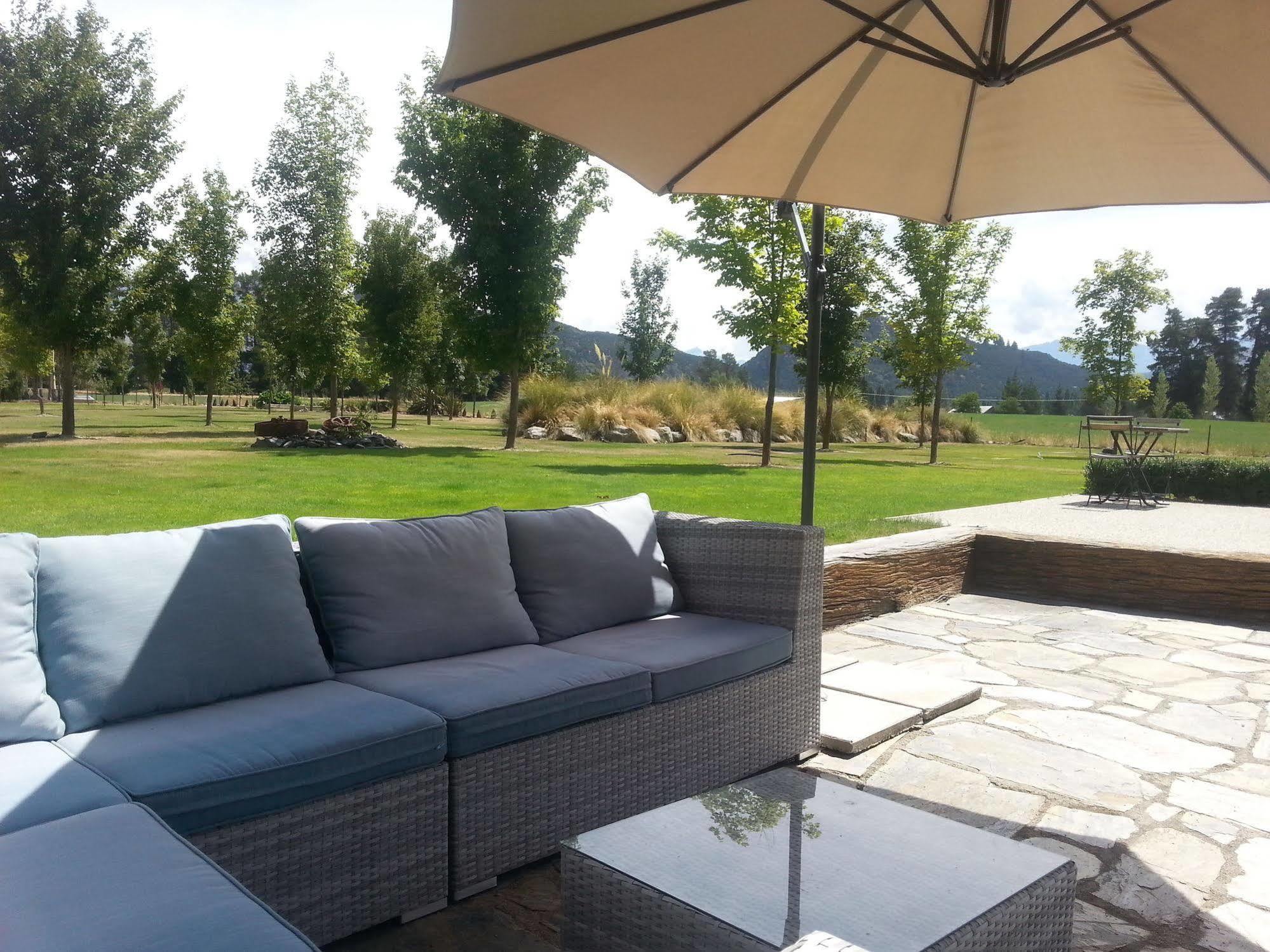 Maple Lodge Luxury Bed & Breakfast Albert Town Dış mekan fotoğraf