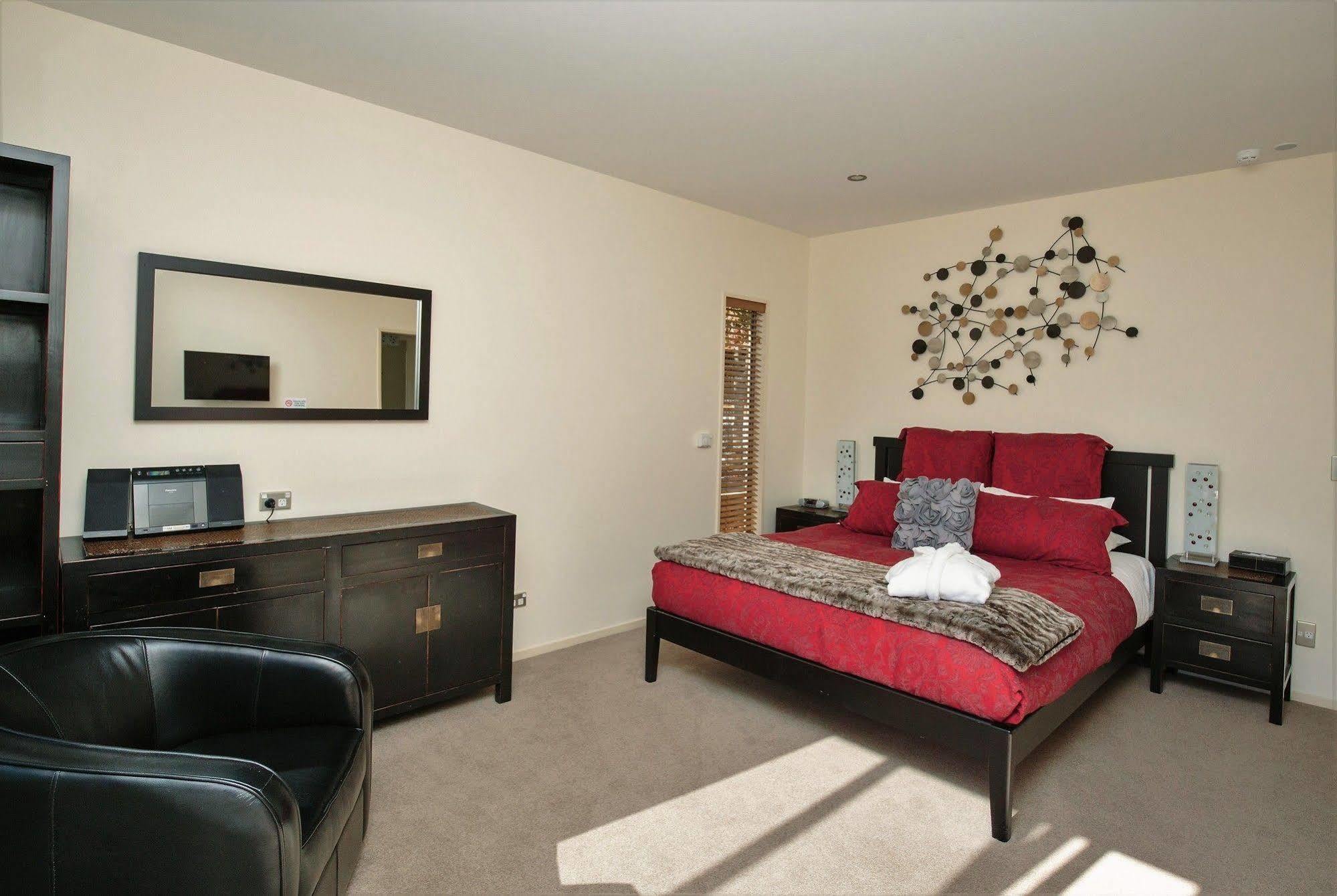 Maple Lodge Luxury Bed & Breakfast Albert Town Dış mekan fotoğraf
