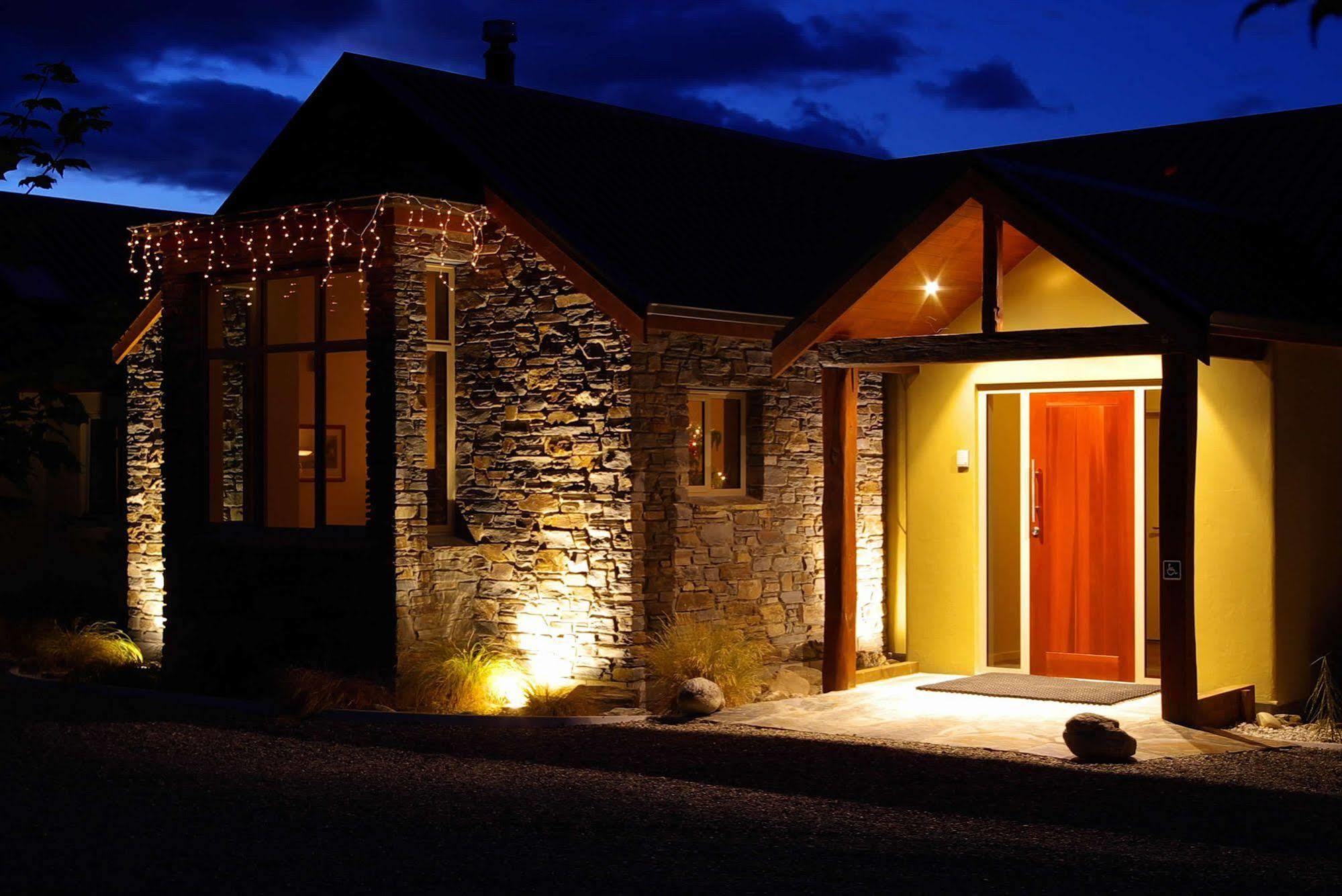 Maple Lodge Luxury Bed & Breakfast Albert Town Dış mekan fotoğraf