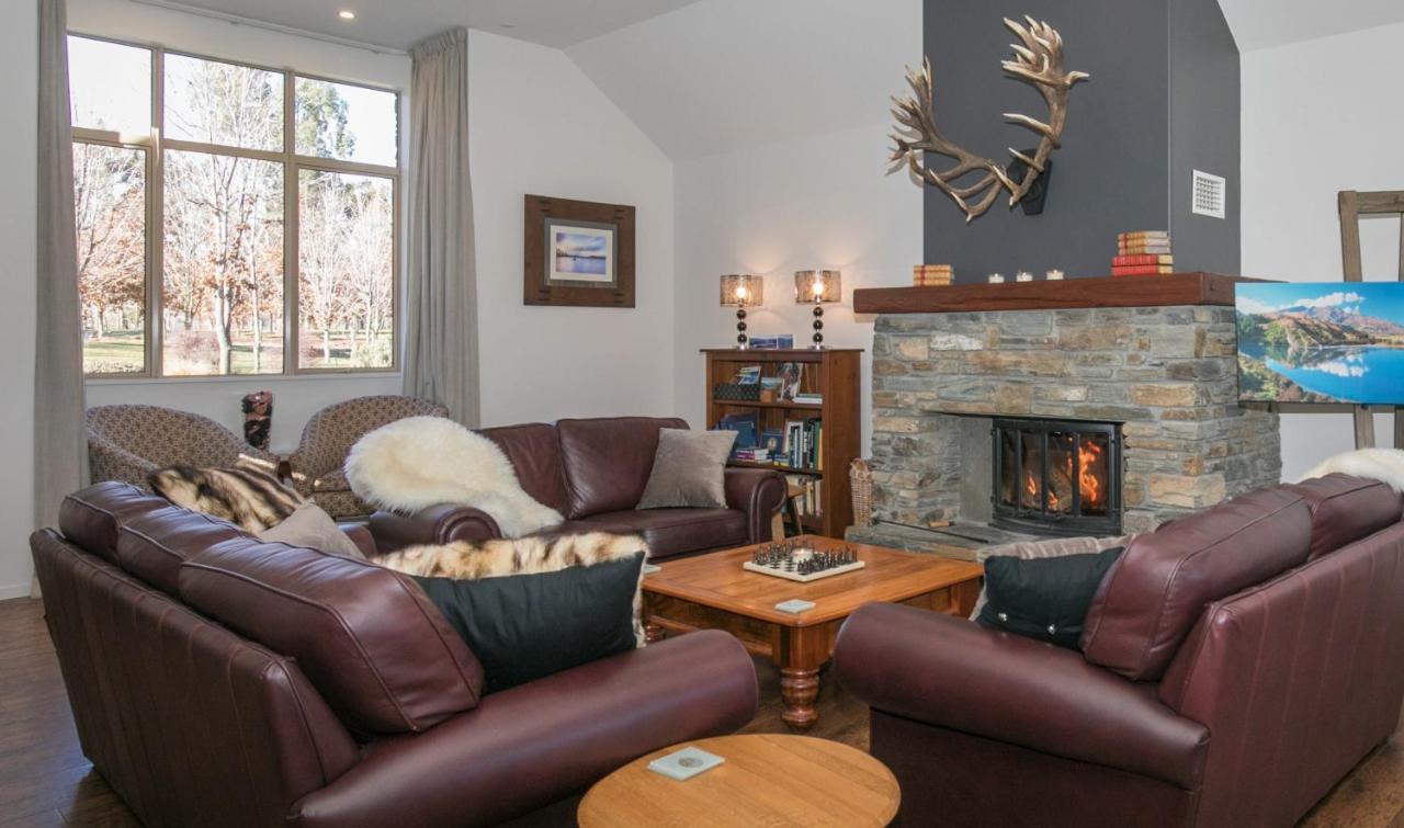 Maple Lodge Luxury Bed & Breakfast Albert Town Dış mekan fotoğraf