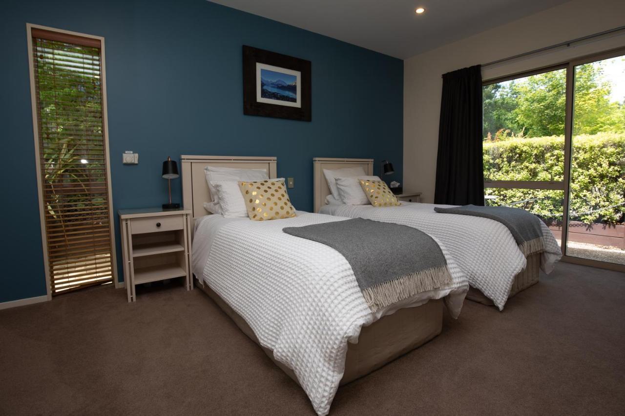 Maple Lodge Luxury Bed & Breakfast Albert Town Dış mekan fotoğraf