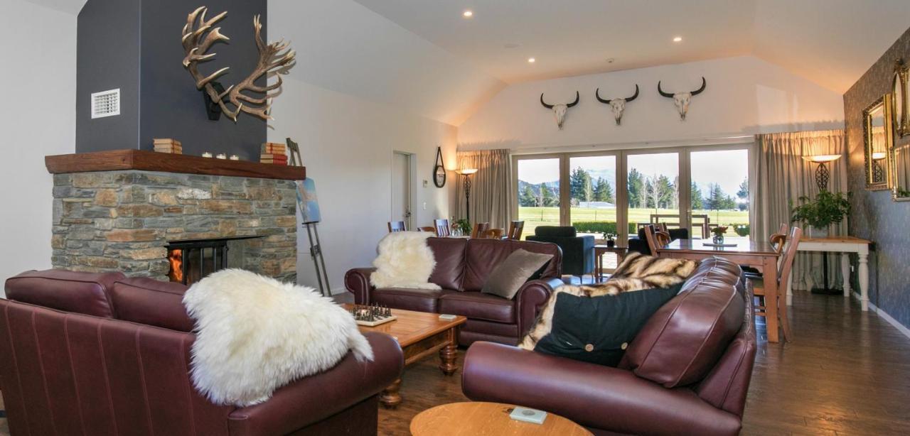 Maple Lodge Luxury Bed & Breakfast Albert Town Dış mekan fotoğraf