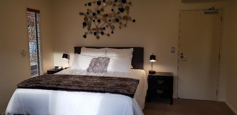 Maple Lodge Luxury Bed & Breakfast Albert Town Dış mekan fotoğraf